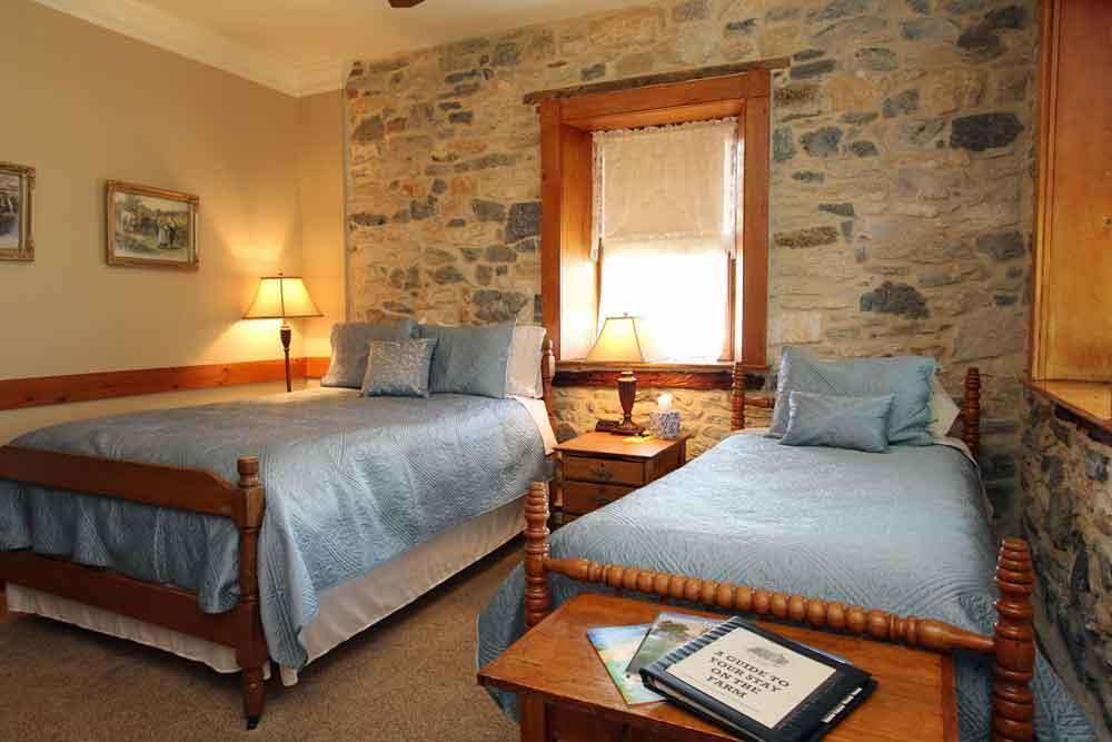 Rocky Acre Farm Bed & Breakfast Mount Joy Bagian luar foto