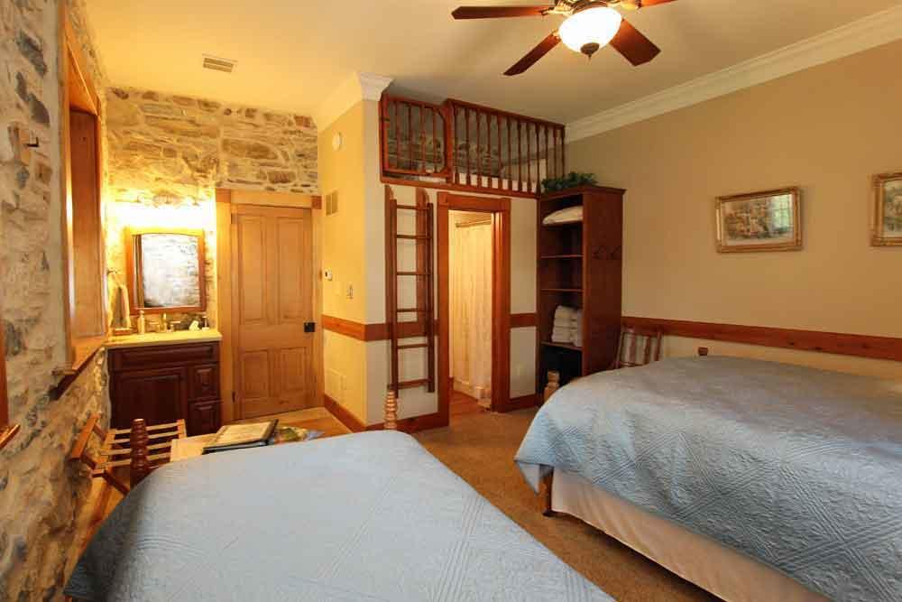 Rocky Acre Farm Bed & Breakfast Mount Joy Bagian luar foto